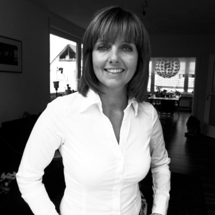 Nicole Warth