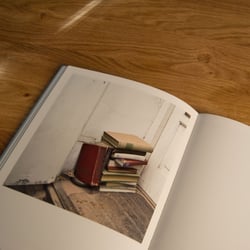 Rechte Vakatseite erzeugt Spannung