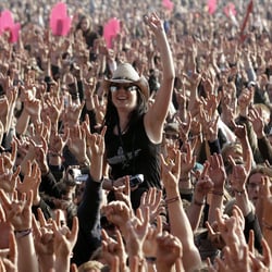 Hands held high – Fanimpressionen Rock am Ring
