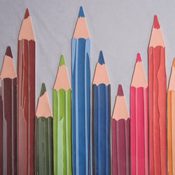 Buntstifte aus Papier
