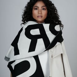 Burberry-GeznoMagazine-Carolin-Claßen-Lea-Alexander-Böhme