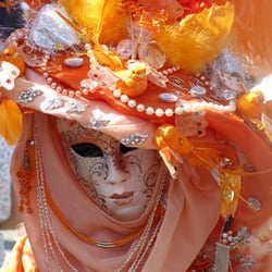 http://www.christiane-klein.de/venezianische_messe2/index.htm