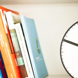 CLING CLOCK