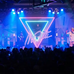 MC Fitti Live Stage Design