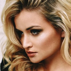 SabrinaGuthier ModelG-0990-finalweb