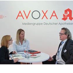 Teamarbeit: Logo- und Corporate Design-Entwicklung, Anzeigen, Broschüren, Messeauftritt, Webpage, etc.