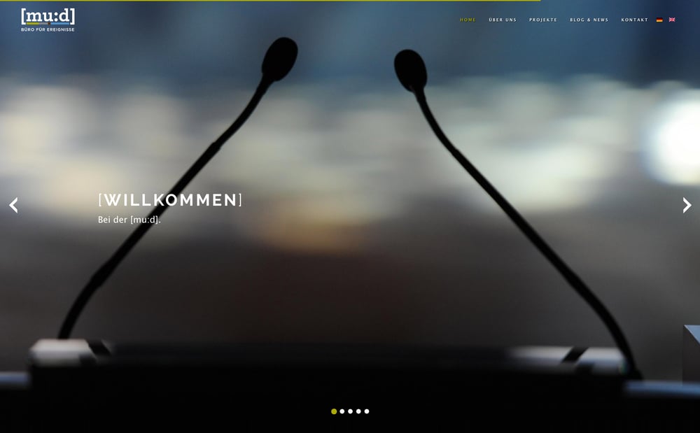 Startseite mit Fullscreen-Slideshow