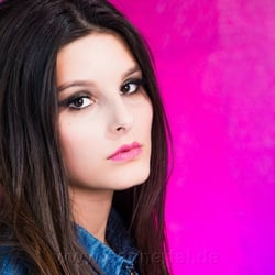Make-up: Alyssa Rudert