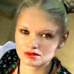 Dirndl-Mode im Märchenpark