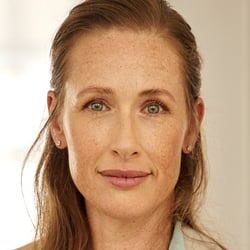 Business-Lifestyle-Portrait mit natürlicher Ausstrahlung für Models sowie Selbstständige und Unternehmerinnen.