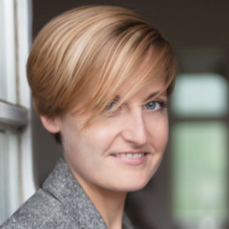 Lisa Dinges