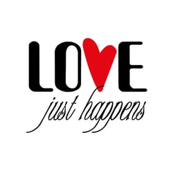 T-Shirt Motiv „Love just happens“