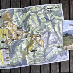 Doppelseite mit Streckenkarte als Teil der Tourzeitung.