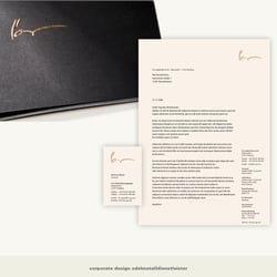 Imagebroschüre, Visitenkarte und Briefpapier mit geprägtem folienkaschierten Logo