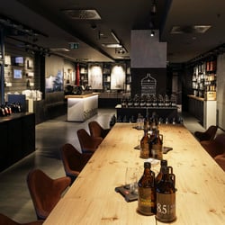Störtebeker Elbphilharmonie, Hamburg, „Taste&Shop“ – Bierkennerlounge