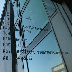 Nebenverteiler auf Glas