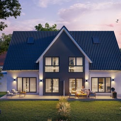 Hausansicht mit Beleuchtung