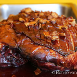 Krustenbraten für eine Broschüre
