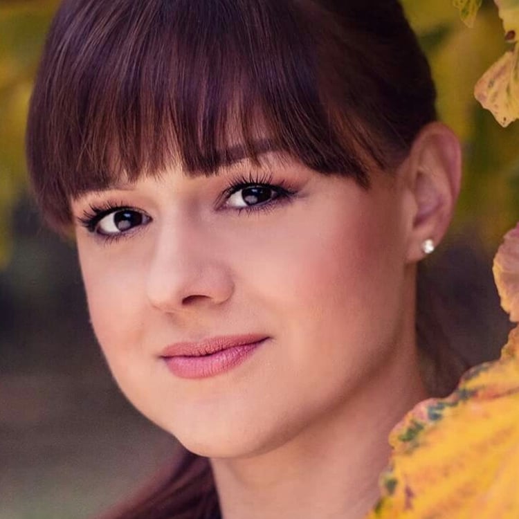 Sonja Ogrodnik Professional Makeup Artist