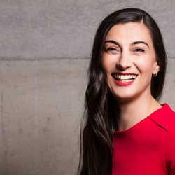 Ihre Leidenschaft für Publikumsansprache gibt sie als Medien-Trainerin weiter