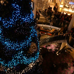 Schadowarkaden Düsseldorf – Bespielung des großen Weihnachtsbaums
