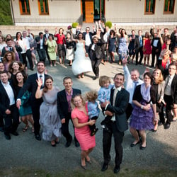 Gruppen- und Familienfotos in Herzform