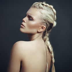 Photo: Manuela Hall, Model: Valerie, Make-up/ Hair: Isabella Kirchner