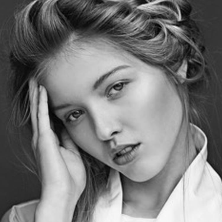 Alina Klingel Make-up Artist