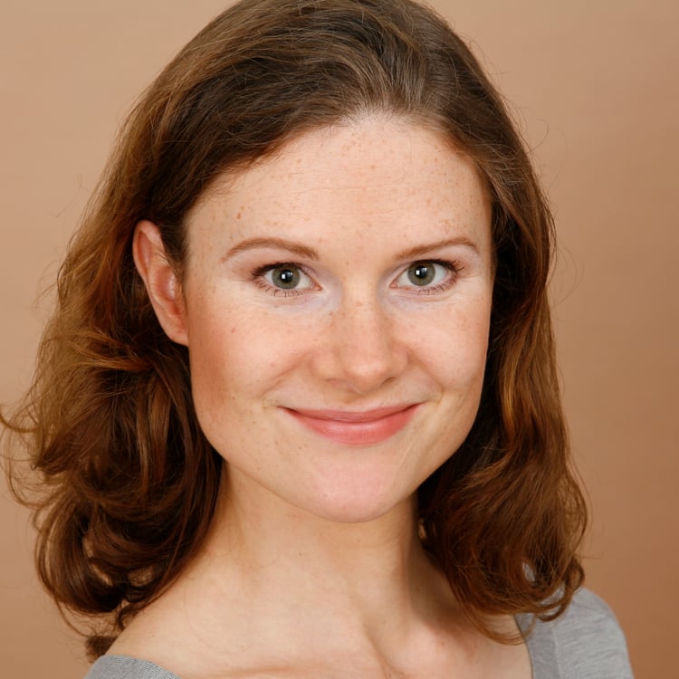 Caroline Davis Pesarese