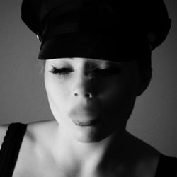 Model: Djamila