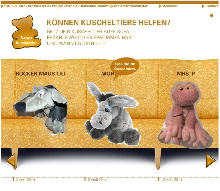 Man kann die Kuscheltiere auf der Couch nach ihrer Geschichte befragen.