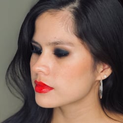 Smokey Eyes & Red Lips