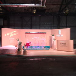 Stand Clinique Frontalansicht