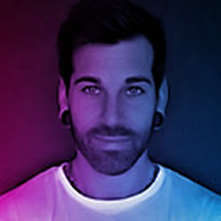 Chris R.