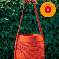 http://de.dawanda.com/product/1437314-Filztasche-mit-Filzspuren-bestickteinmalig