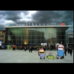 Bahnhofsvorplatz Pappe klein