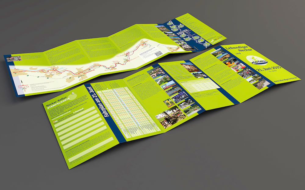 Flyer, 12-seitig, Zickzackfalz