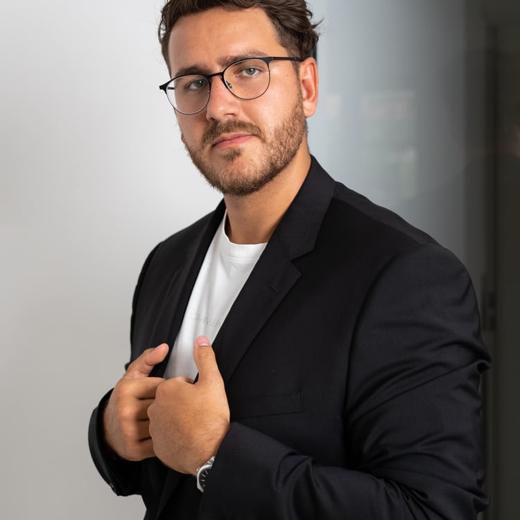 Max Weiss Erfahrungen