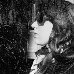 Selbstportrait – analog fotografiert und selbst entwickelt