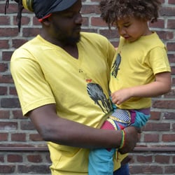 father and kid shirt singin zebra <3