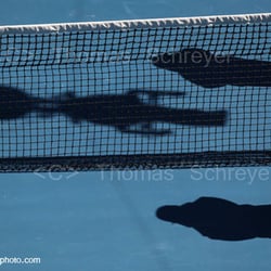 Tennis: Spinnenkamera und zwei Balljungen