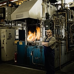 Portrait-Haerteofen-Arbeiter