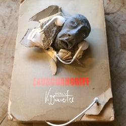 Lauschangriff – Buch Skulptur