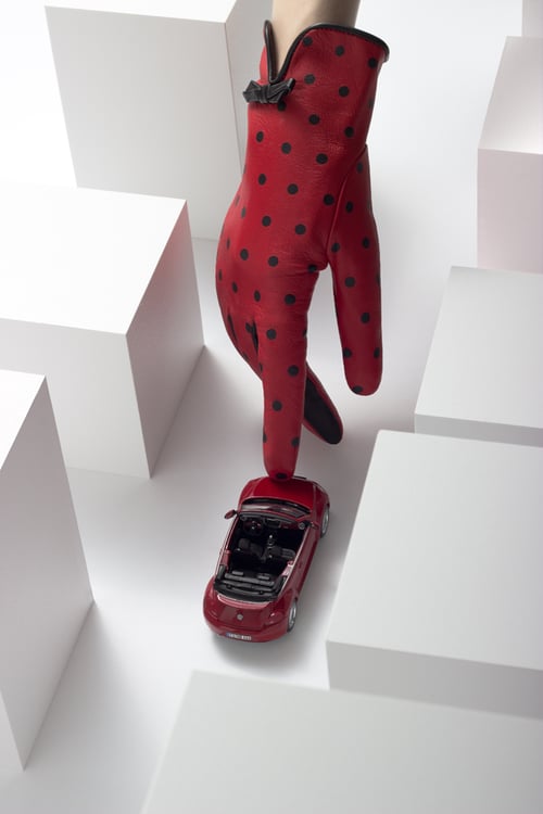 GLOVE red