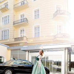Christa Kummer, Portrait Business On Location.