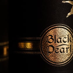 Bierflaschen Etiketten-Design «Black Pearl» mit Gold-Veredelung