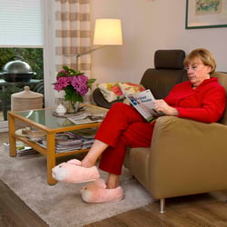 - merkel impossible –  wohnzimmer mit puschelpuschen