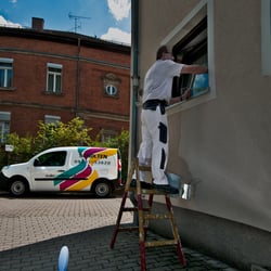 Fa Scholten Erlangen – Streicharbeiten am Fenster