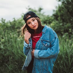 Portraitfotografie Girl Outdoor Shooting Kiel Cap
