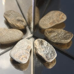 Steinkreis im Spiegelwürfel